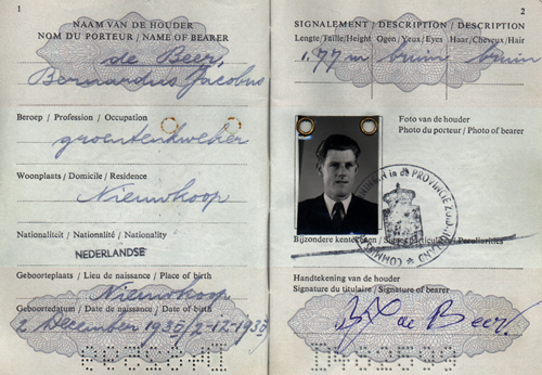 Passport issued to Bernard Jacob de Beer, 1953. Canadian Museum of Immigration at Pier 21 (DI2013.1533.6).