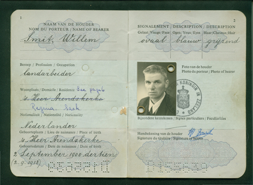 Passport issued to Willem Smit, 1952. Canadian Museum of Immigration at Pier 21 (DI2013.1641.4a).