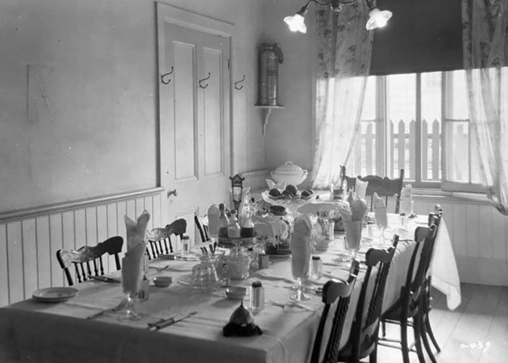 Private dining room at the Government Immigration.