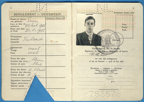 Passport issued to Pieter Faber, 1904. Canadian Museum of Immigration at Pier 21 (DI2013.1827.1)
