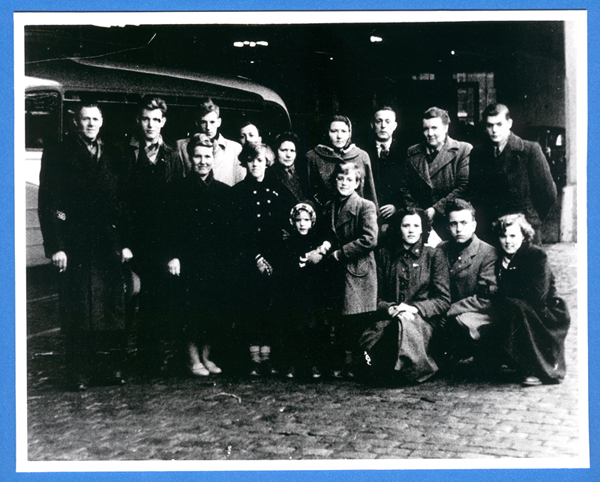 Betty Groenenboom & family arriving to Canada, 30 January 1952. Canadian Museum of Immigration at Pier 21 (DI2013.1545.3).