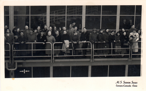 Frank Niesink & Johanna Rensen on board the M.S. Seven Seas, saying goodbye in Rotterdam terminal. Canadian Museum of Immigration at Pier 21 (DI2013.1559.5).