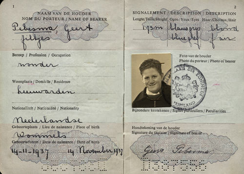 Passport issued to Gerald Pebesma. Canadian Museum of Immigration at Pier 21 (DI2013.1683.6a).